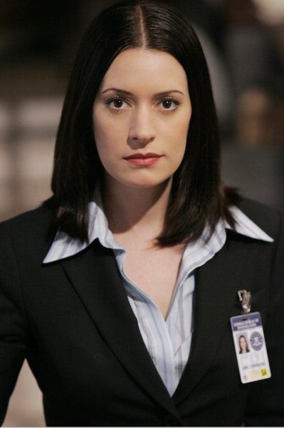 Paget Brewster - Page 2 Paget_10