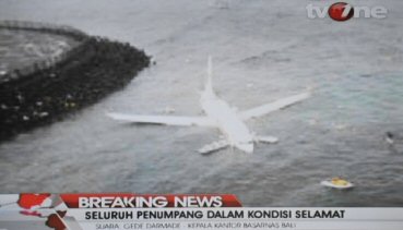 Passagiersvliegtuig landt in zee bij Bali - geen dodelijke slachtoffers  04_vli10