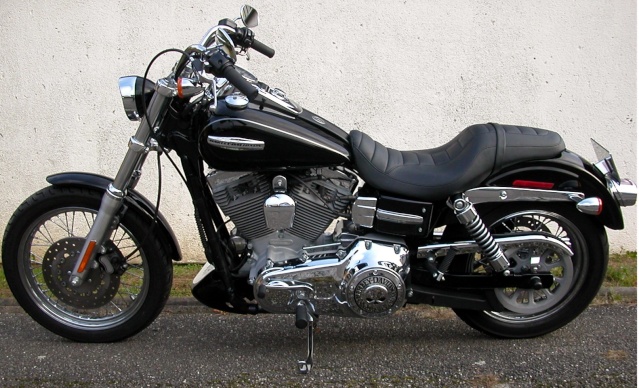 DYNA SUPER GLIDE CUSTOM combien sommes nous ?? - Page 3 24120815