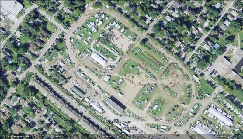 Fêtes, concerts et autres attroupements sur Google Earth  Exposi10