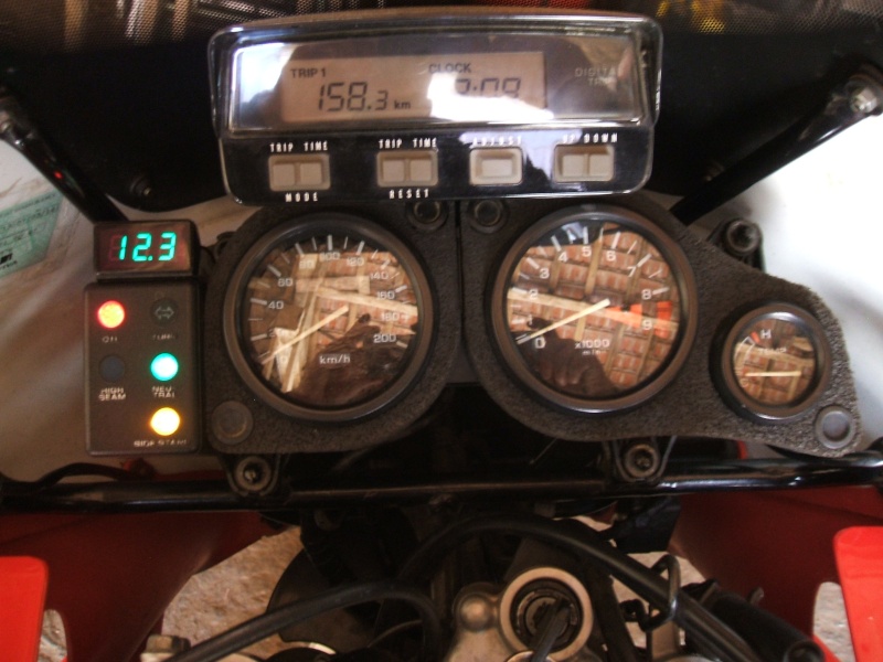 Voltmètres pour Africa twin 00510