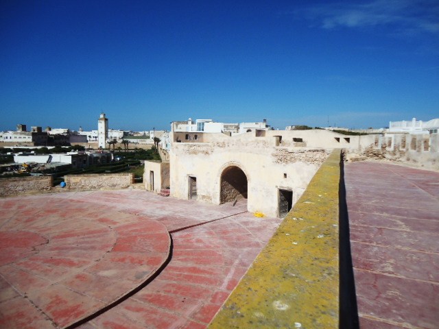 Essaouira- Mogador :Jamais vue de ce coin par oulad lablad :la terrasse du Bastion de Bab Marrakeche : Dsc05119