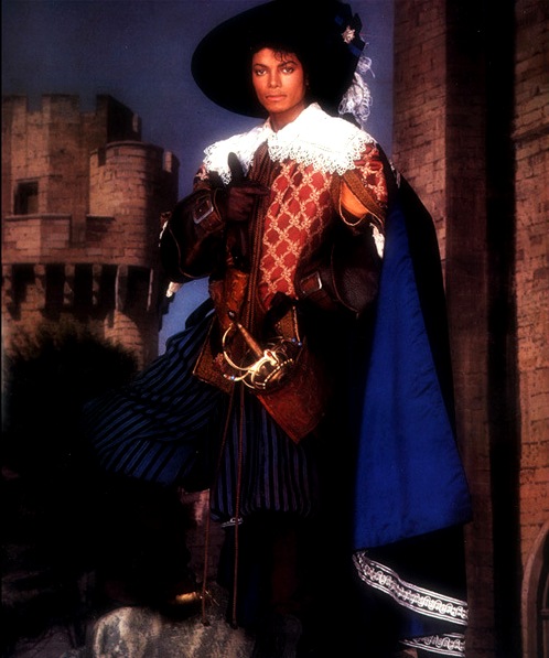 Michael vestito in costume d'epoca Michae11