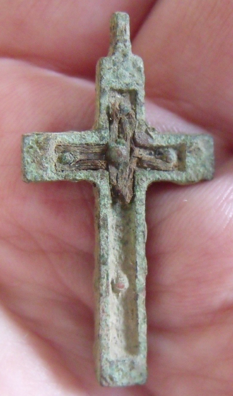 Crucifix XIX 9210