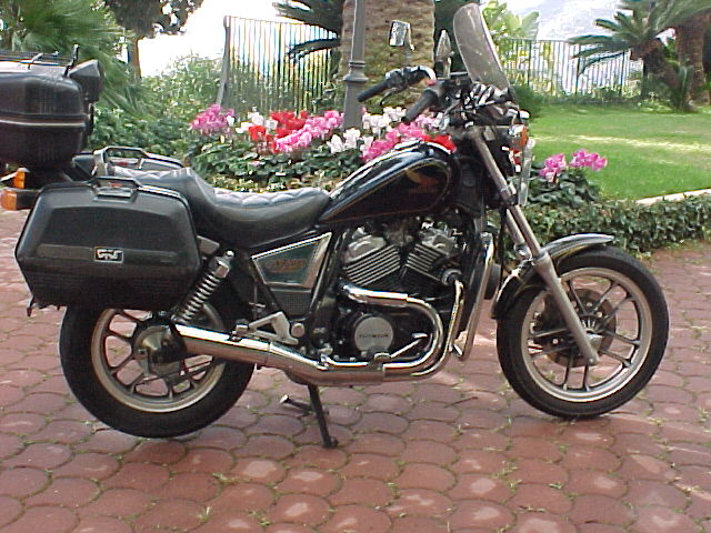 BEURK !!!!!! c'est une Harley ! Honda-10