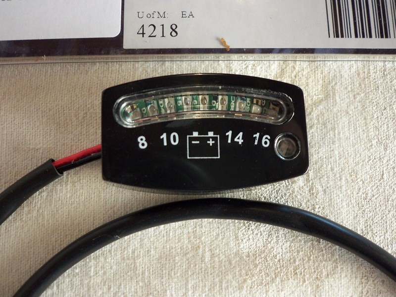 Installation voltmètre Küryakyn 100_2211