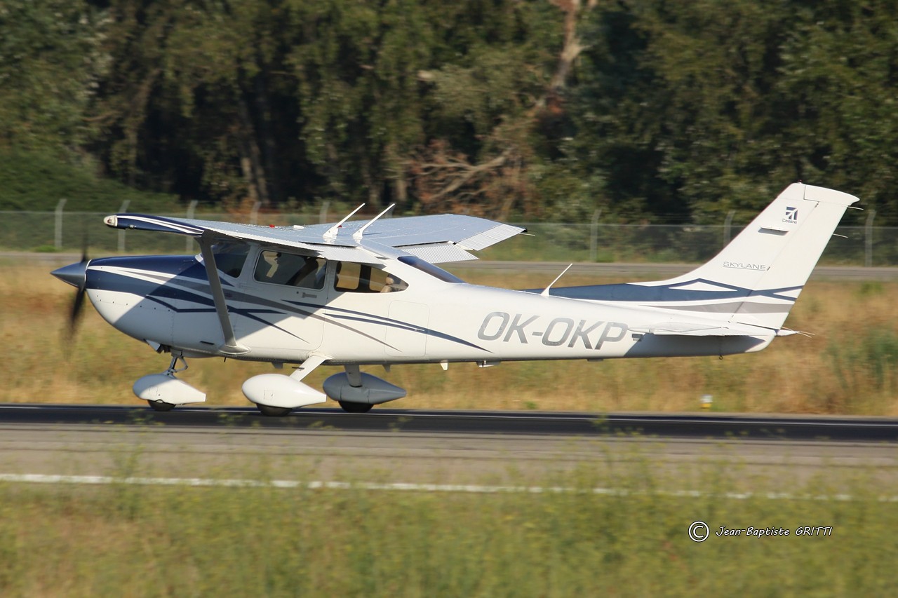 Ajaccio - Napoléon Bonaparte 2013 - Page 42 Cessna10