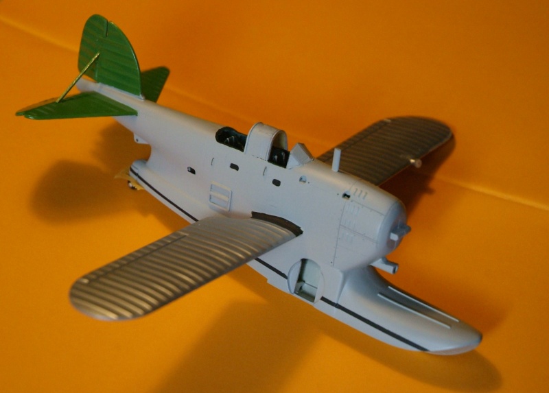 [Glencoe models] 1/48 Grumman J2F- 2 le Canard le 7 déc 41 à Pearl Harbour - Page 3 Dscf9211