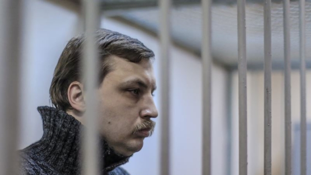 Бессмысленная жестокость: фигуранта "болотного дела" Михаила Косенко не отпустили на похороны матери A40f3810