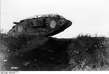 15 septembre 1916 : Les chars arrivent. 220px-10