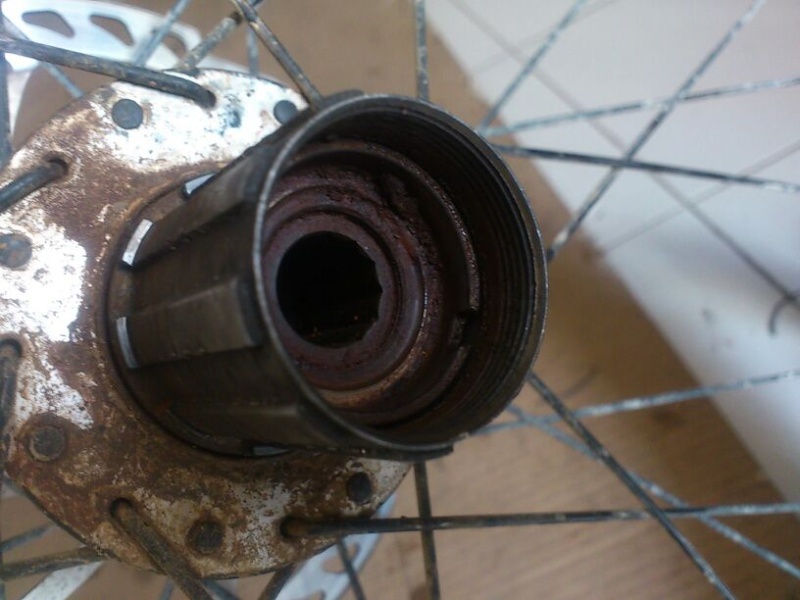 Mirar que puede pasar por no hacer mantenimiento a la bici Img-2015