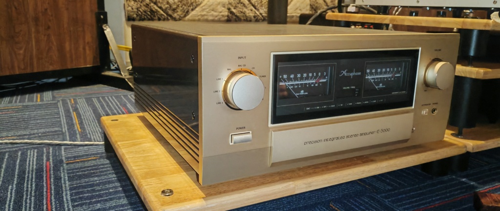  Accuphase E5000 Integrated Amplifier  Img_2022