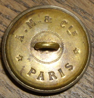  Ancien bouton de livrée écusson aux armes de la ville de Nice  Imgp8313