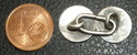 Mini Bouton plat de blouse en argent sans motif . Imgp8311