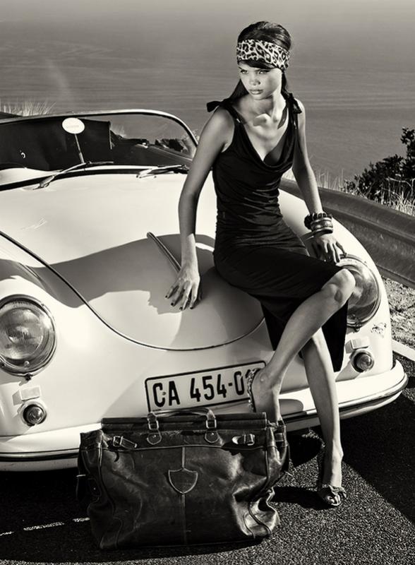 des jolies filles et des porsches - Page 6 122