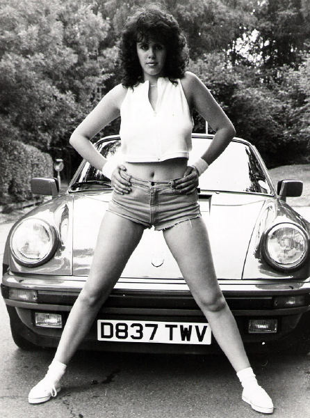 des jolies filles et des porsches - Page 25 911bab10