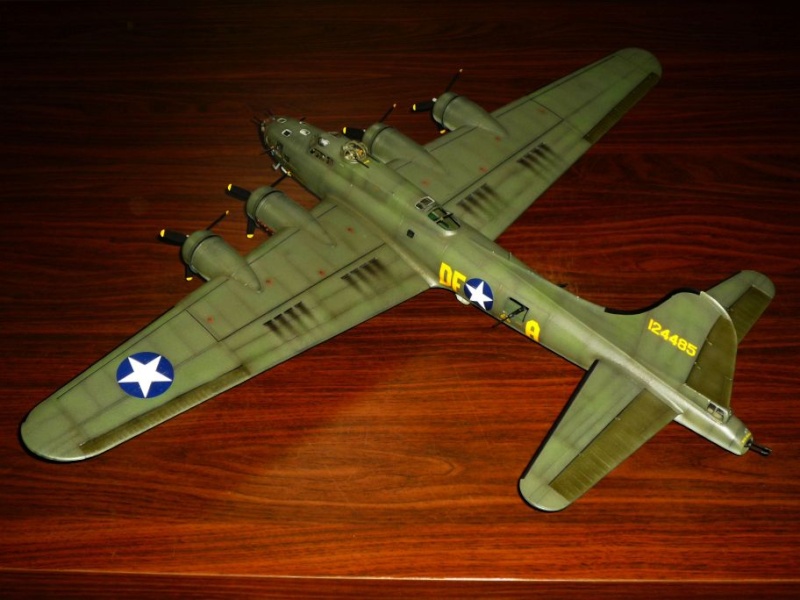 BOEING B-17 F "Memphis Belle" (REVELL) [Modèle terminé] P1050311