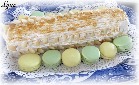 Bûche crème mousseline et pralin, crème au beurre meringue italienne Bzche210