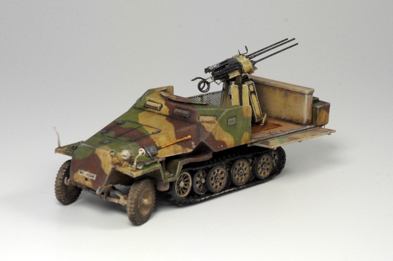 Sd.Kfz.11 Late with Drilling MG151/20 - Page 2 Sdc15329