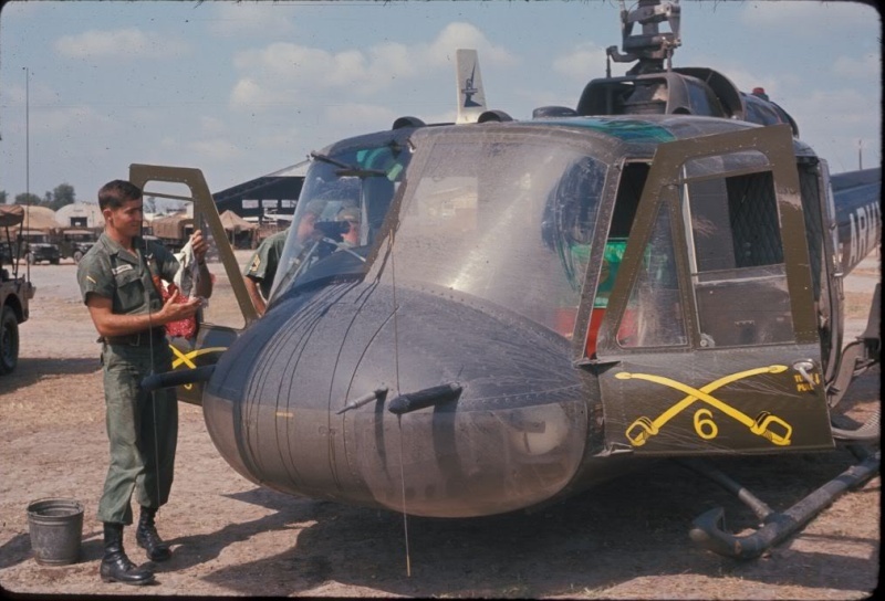 UH-1C HUEY HEAVY HOG au 1/35ème d'ACADEMY - Page 4 2013-016