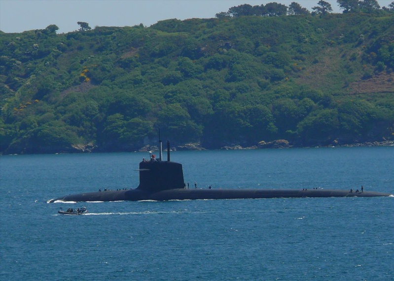 Photos de bateaux militaires Français contemporains - Page 2 Batea230