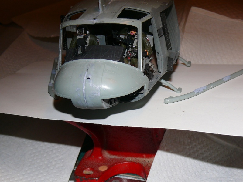 UH-1C HUEY HEAVY HOG au 1/35ème d'ACADEMY - Page 3 P1230444