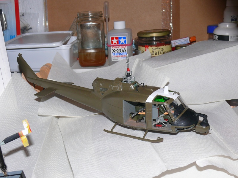 UH-1C HUEY HEAVY HOG au 1/35ème d'ACADEMY - Page 4 P1230566