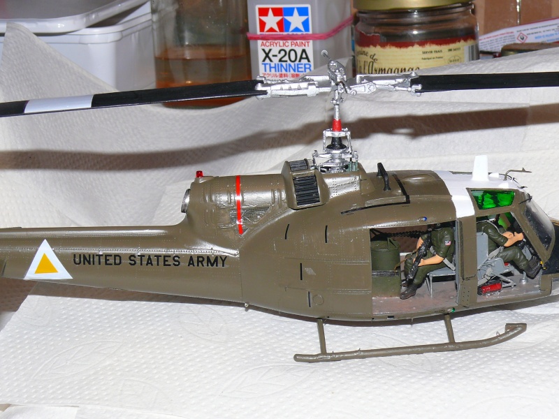 UH-1C HUEY HEAVY HOG au 1/35ème d'ACADEMY - Page 4 P1230579