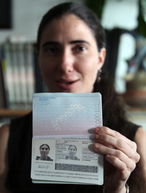 Il giro del mondo di Yoani Sanchez: "Racconterò i diritti negati a Cuba" 05285610