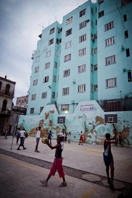 Fotografia. Cuba, esperando el pasaje  Havana21