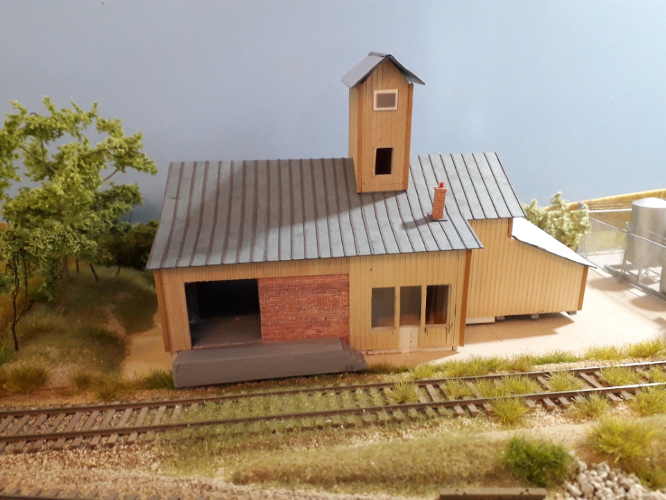 Construction du Thorsby feed mill (petit moulin céréalier américain)