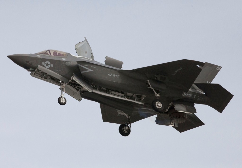   Lockheed Martin F-35 Lightning II  Bhc5sp10