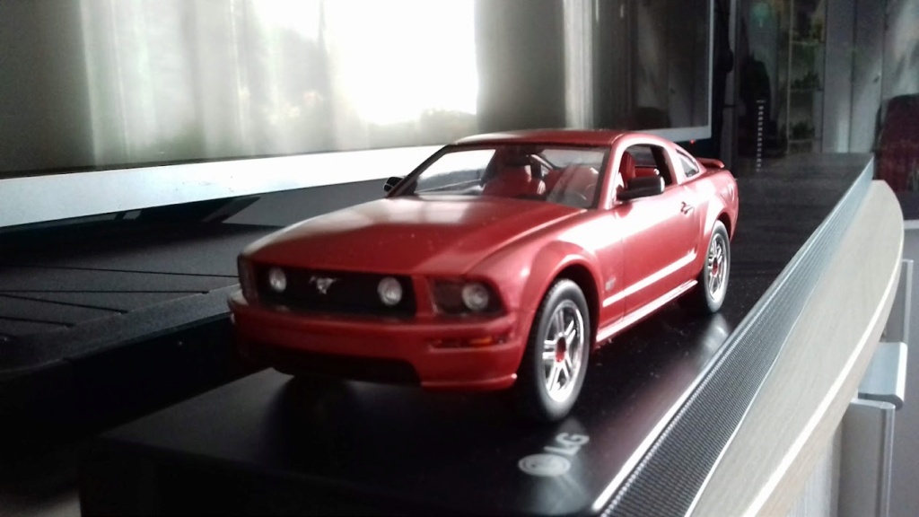 FORD MUSTANG 2005GT revell au 1/25  20211143