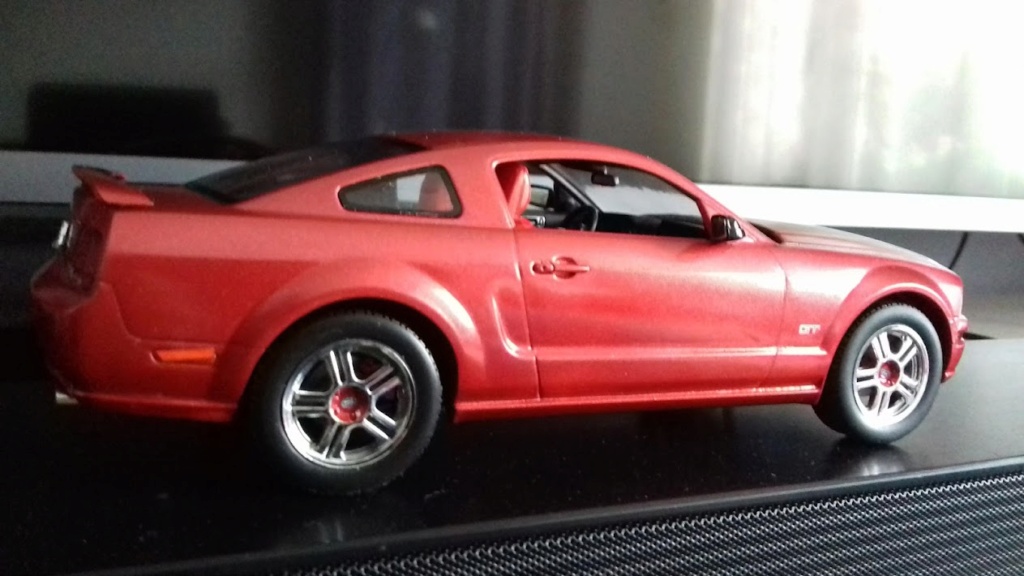 FORD MUSTANG 2005GT revell au 1/25  20211147