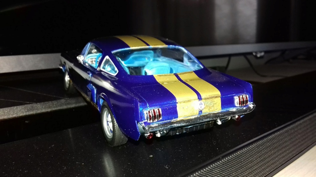 FORD MUSTANG 2005GT revell au 1/25  20211155
