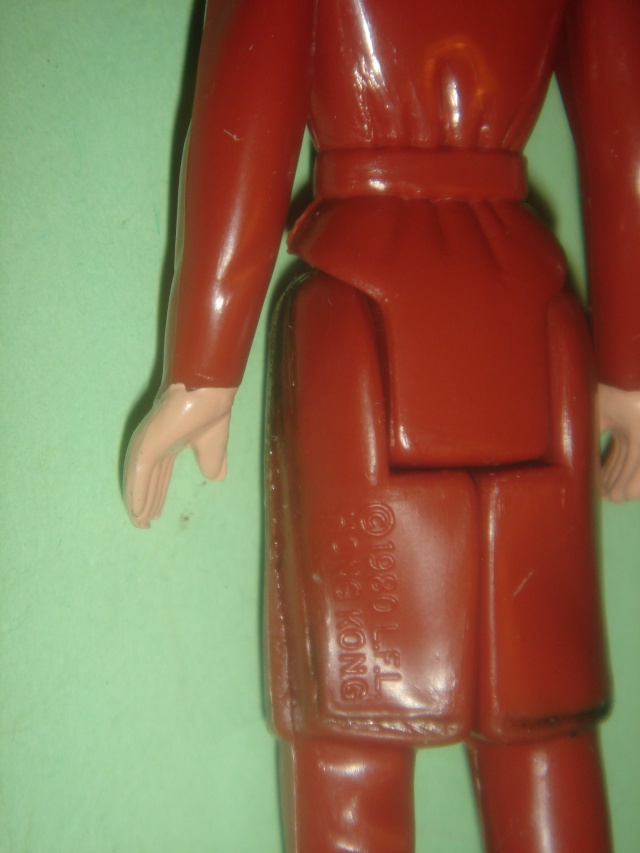WTB: Leia Bespin COO#3 TURTLE  Neck - NOT crew - FOUND! Dsc00213