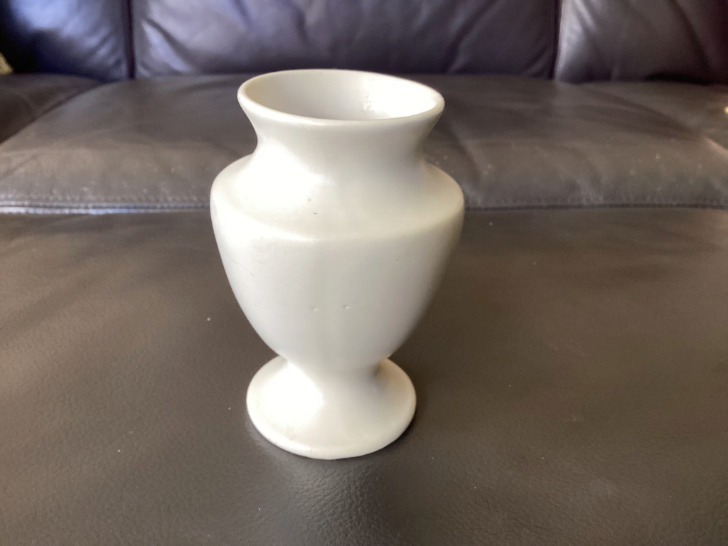 Is this small white vase NZ pottery Yes it's a Titian Studio P.4 Img_1812
