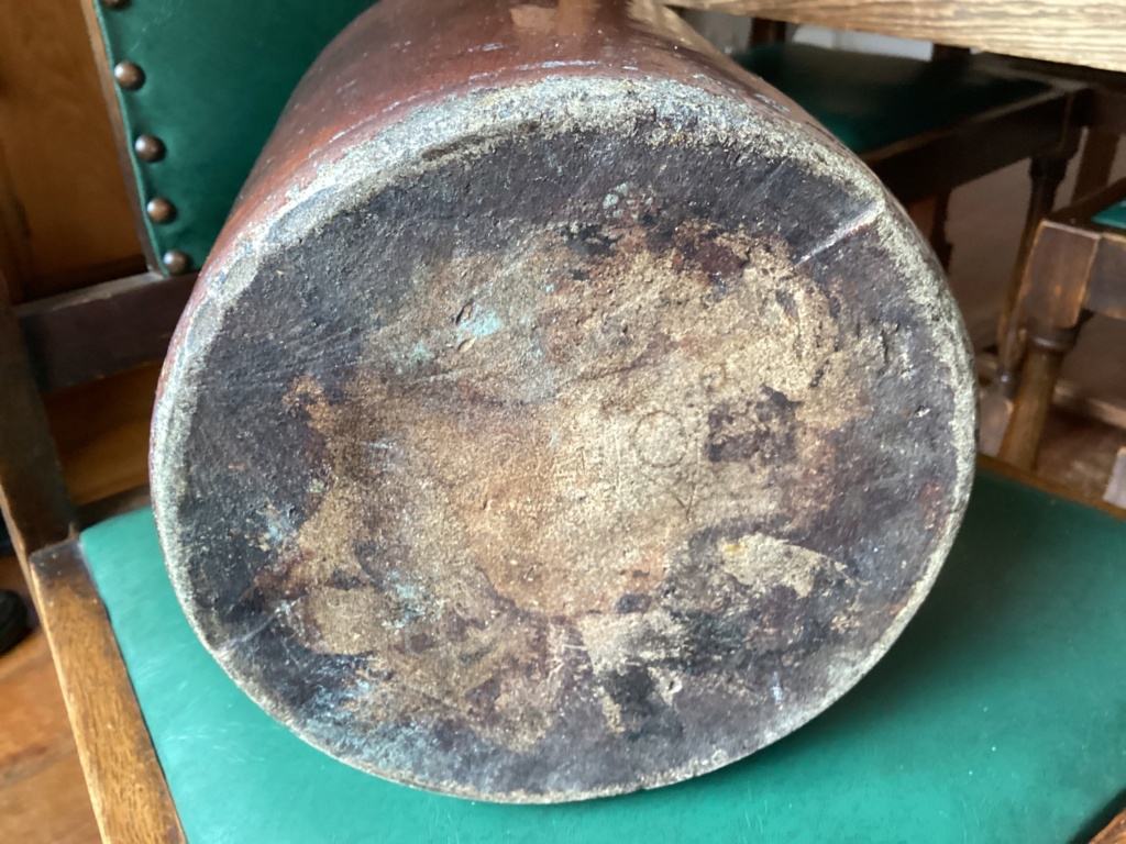 Help please to identify origin of unmarked large crock Img_1918