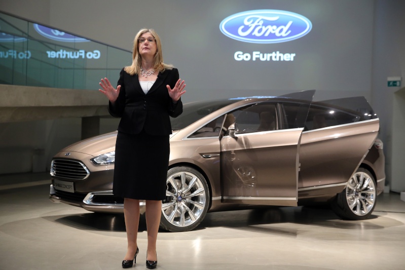 Le S-Max 2015 se dévoile Ford-s10