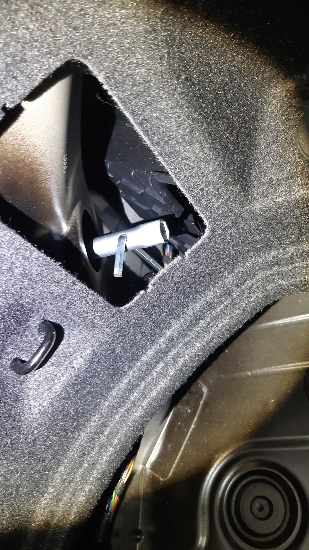 TUTO installation d'un attelage sur un TTS roadster MK3 20230246