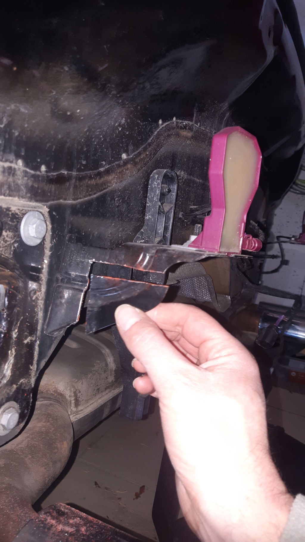 TUTO installation d'un attelage sur un TTS roadster MK3 20230263
