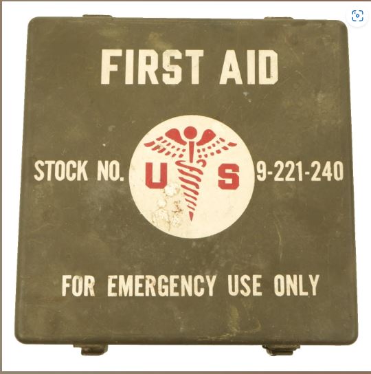 Caisse First Aid et couteaux  Captu114