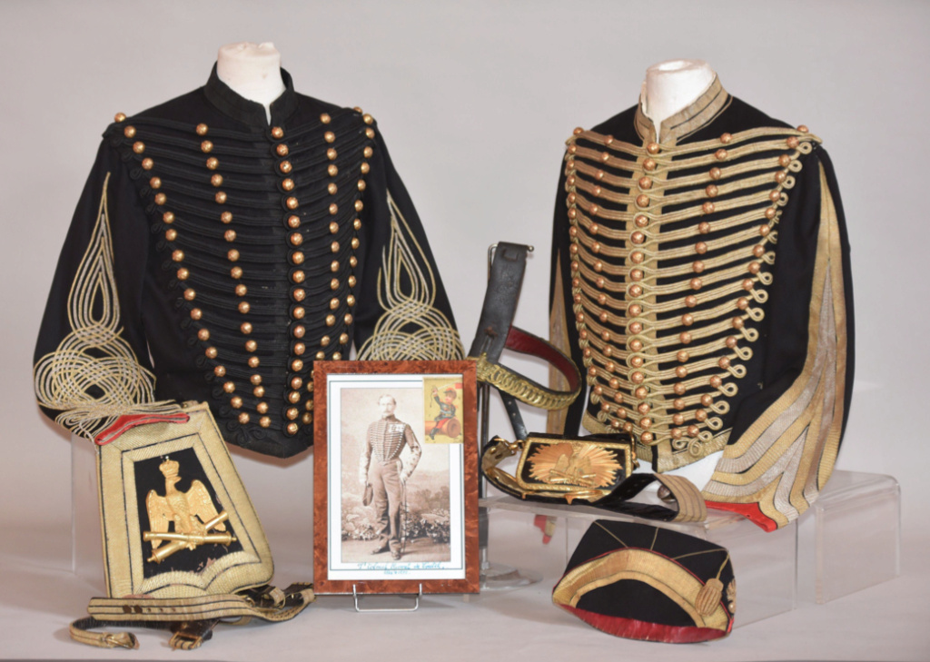 Exceptionnel ensemble de la Garde Impériale Napoléon III en salle des ventes. Captur57