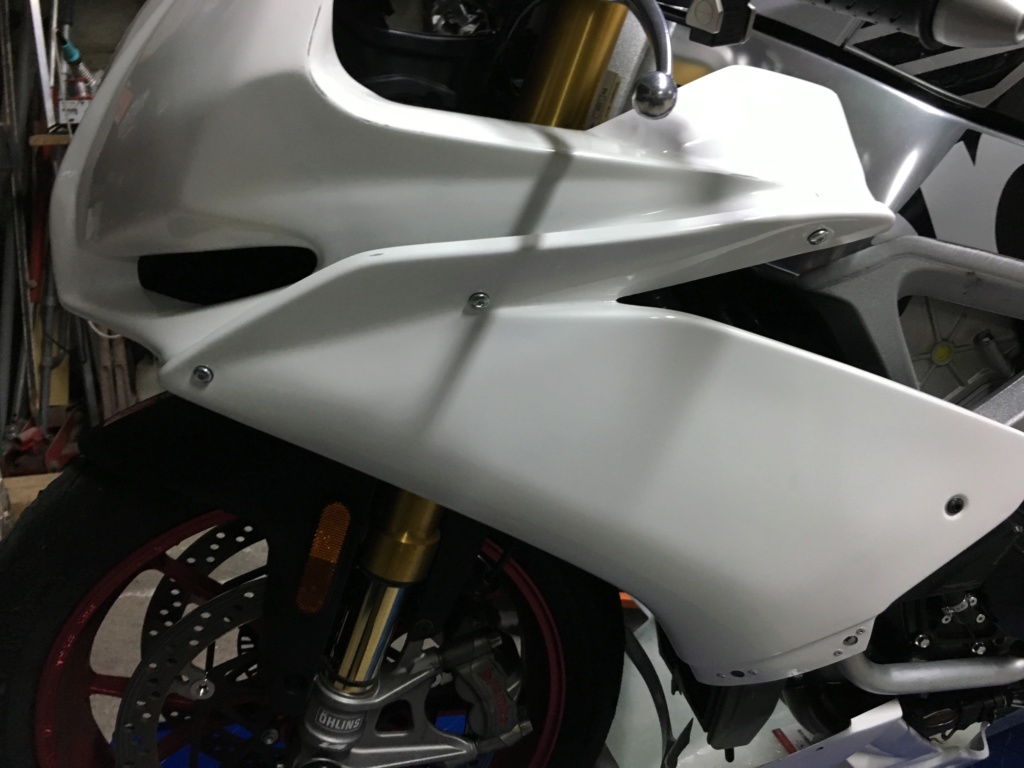 Le Post des RSV4/TUONO V4 APRILIA - Page 4 Img_3911