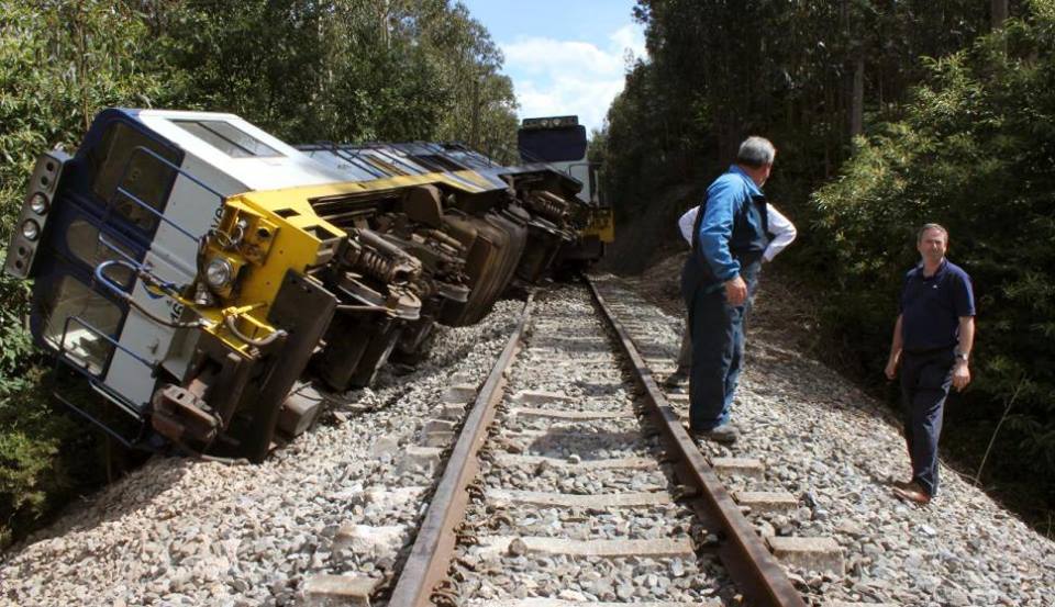 FEVE HUELE A MUERTO - Página 9 44981010