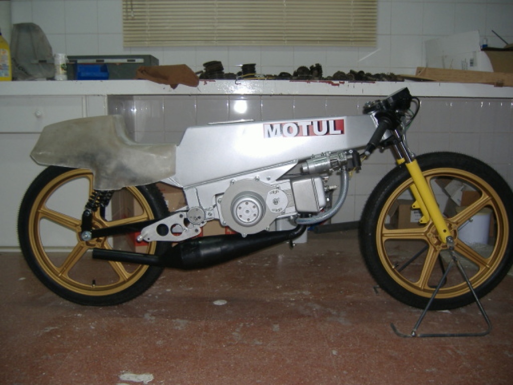 Réplica Bultaco 50 MOTUL Carmona 1982 - Página 2 Img_2512