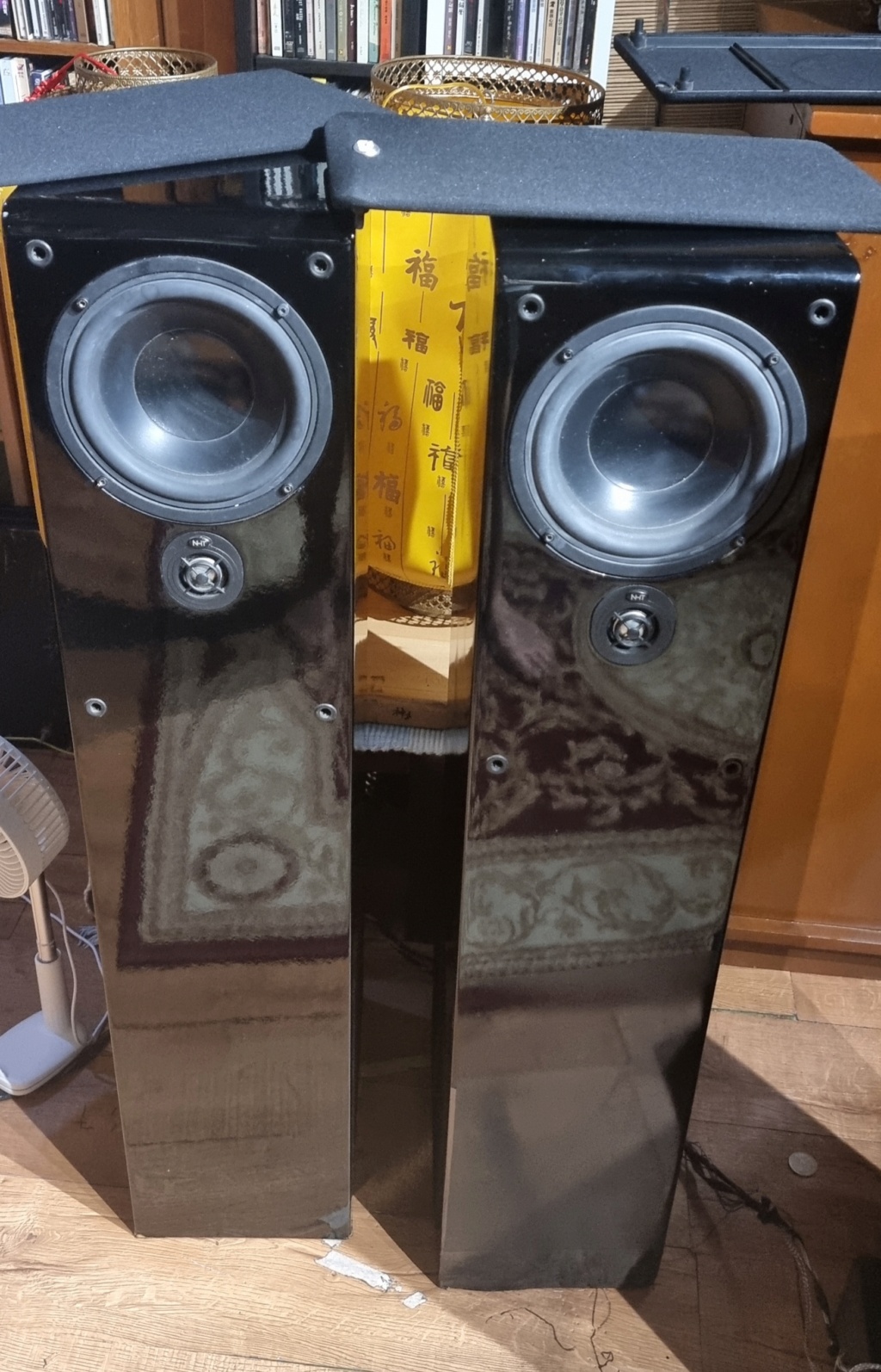 nht st4 speaker used  20230510