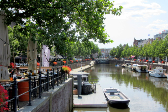 Carnet de voyage avec photos aux Pays-Bas découverte en train Red_1310