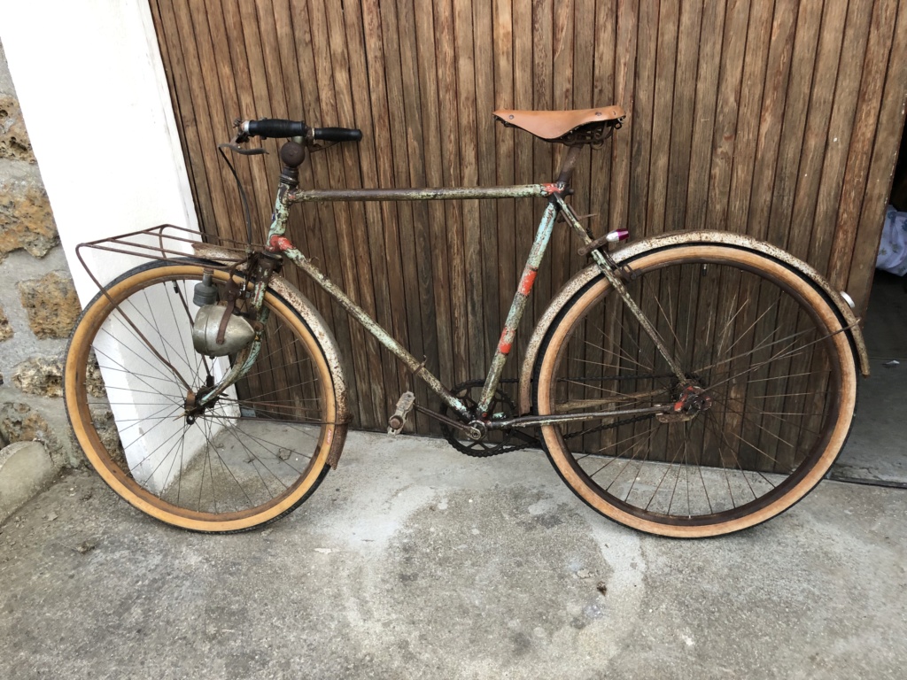 Vélo ville VAYOE modifié en porteur année 50 Fc0c1710