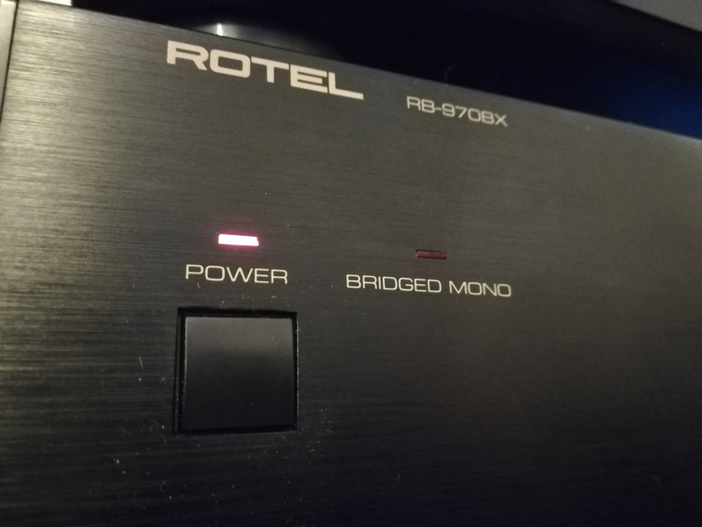 Amplificador Rotel RB-970BX 2019-025